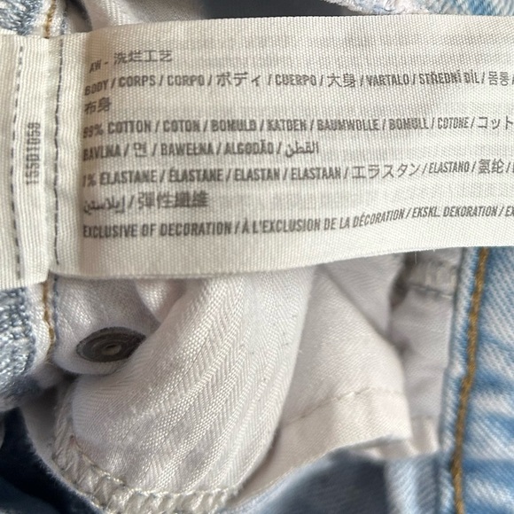 Abercrombie and Fitch 90's Relaxed High Rise Curve Love Light Wash Blue Sz 33L - Picture 11 of 12